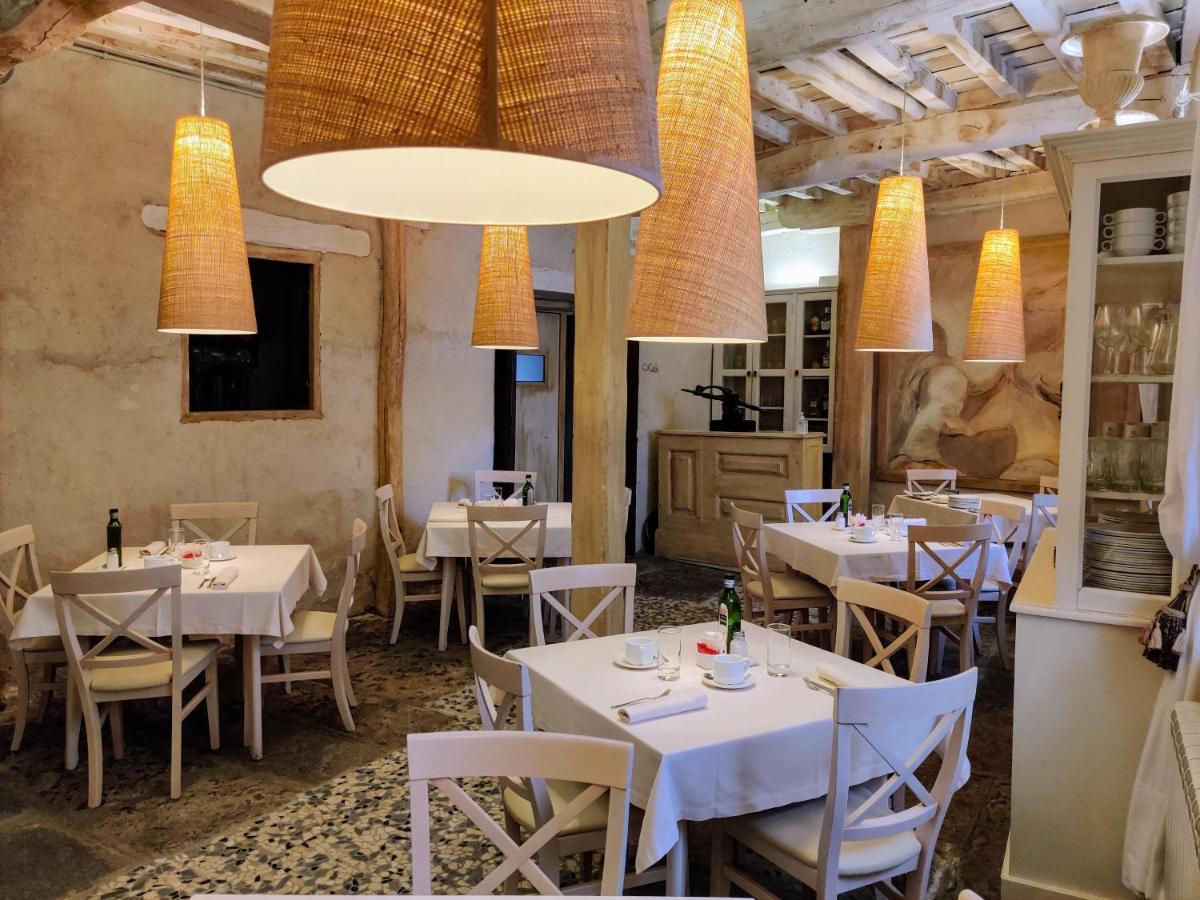 Posada Restaurante Casa De La Sal Candelario Bagian luar foto